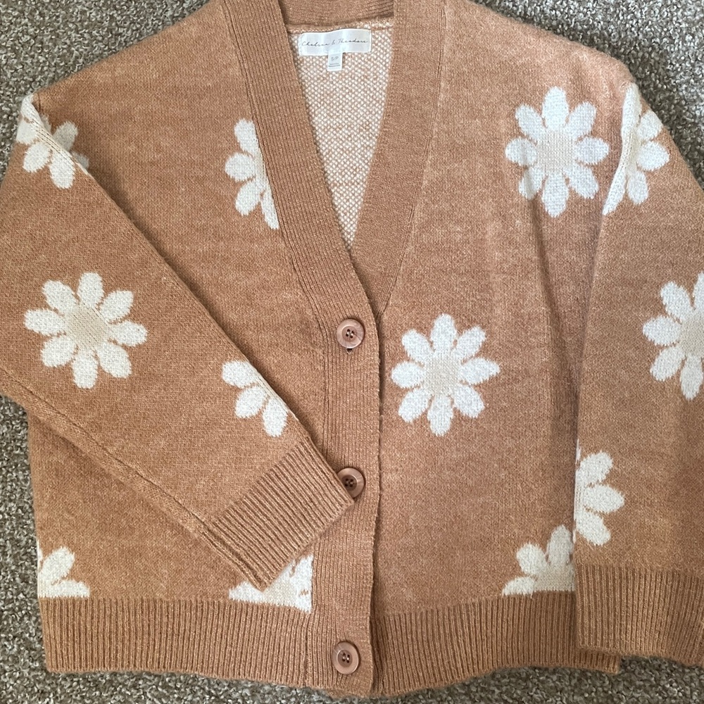 Chelsea & Theodore 3 button cardigan with flowers 🌸